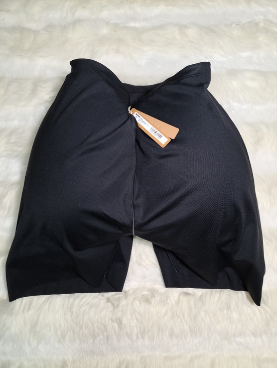 SKIMS Other - SKIMS Body Butt And Hip Enhancing Mid Thigh Short Black Onyx Women Medium NEW
